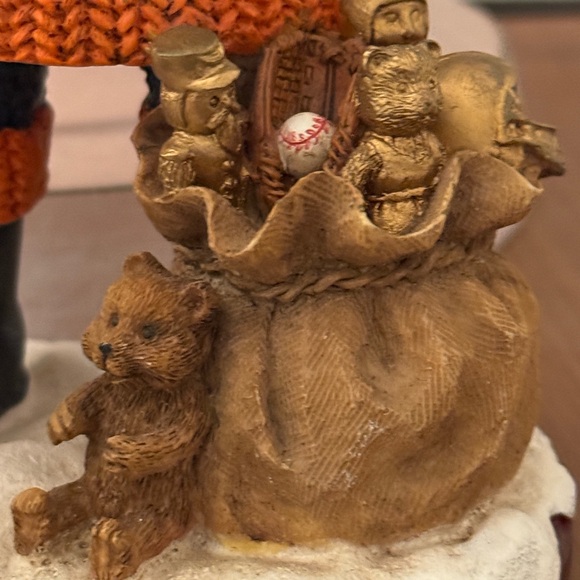 MLB San Diego Padres Knit Santa Figurine 3rd in a Limited Series Collectable - Picture 5 of 7